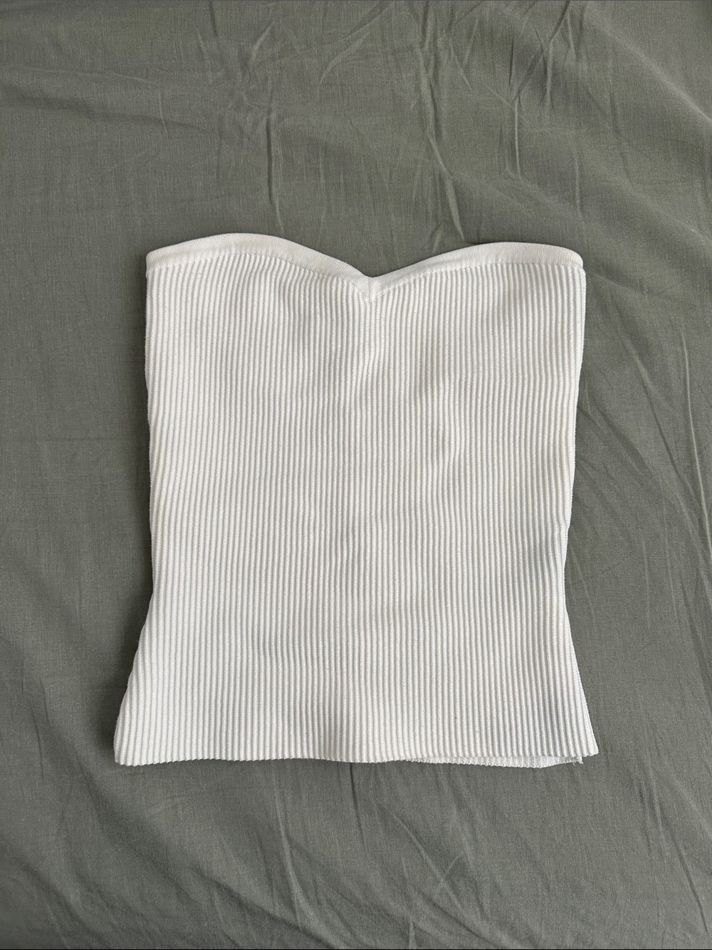 Babaton White Ribbed Strapless Sweetheart Tube Top